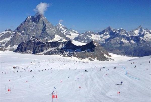 Французские и швейцарские ледники открываются для горнолыжников 1
