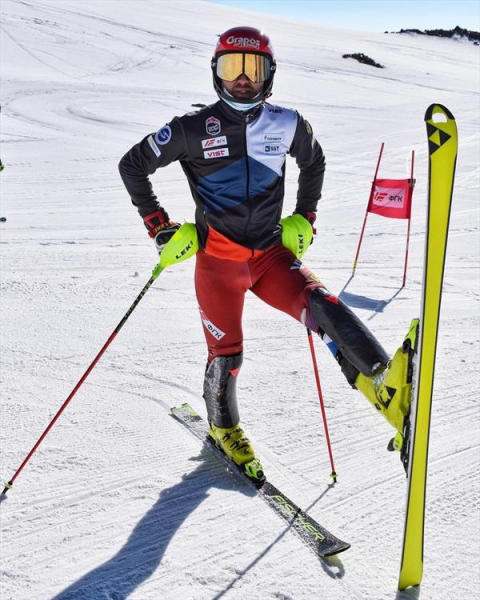 Российские горнолыжники занимаются физподготовкой перед вторым лыжным сбором в Терсколе 2