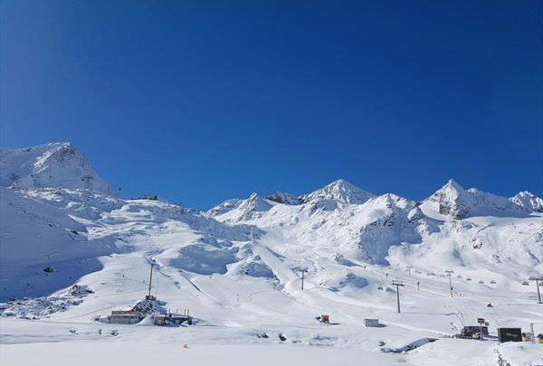 На альпийских ледниках — отличные снежные условия уже с середины октября 1