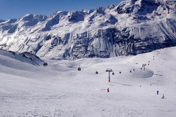 Австрия закрыла горнолыжный туризм как минимум до 24 января 1