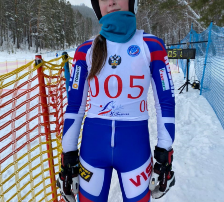 Илья Колунов — победитель первенства России в супергиганте, Алиса Литвин — в суперкомбинации 1