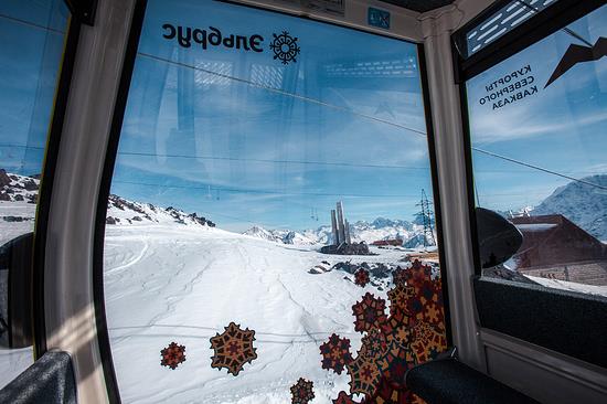 Первый лифт для маломобильных граждан запустили на курорте «Эльбрус» 1