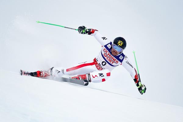 Один из ведущих австрийских горнолыжников получил травму и досрочно завершил сезон 2