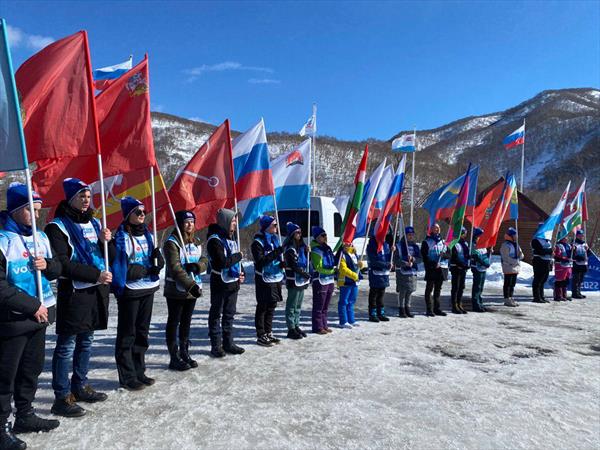 Сегодня состоялась торжественная церемония открытия чемпионата России по горнолыжному спорту в Елизово 2