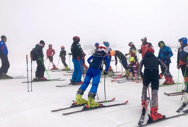 С 8 июня на Эльбрусе началось особое тренировочное мероприятие для юных горнолыжников 1